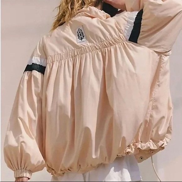 Free People FP Movement On the Go Windbreaker Size XL Activewear Jacket NWT - Picture 4 of 4